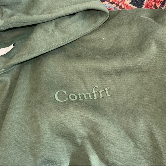 Comfrt green hoodie - Picture 2 of 4